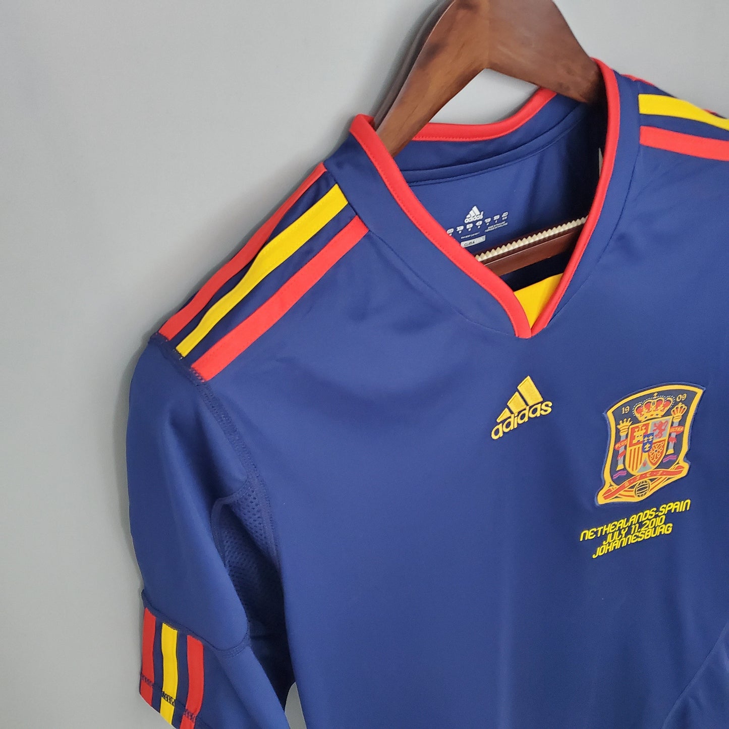Camisa Espanha Reserva 2010 - Versão Retrô